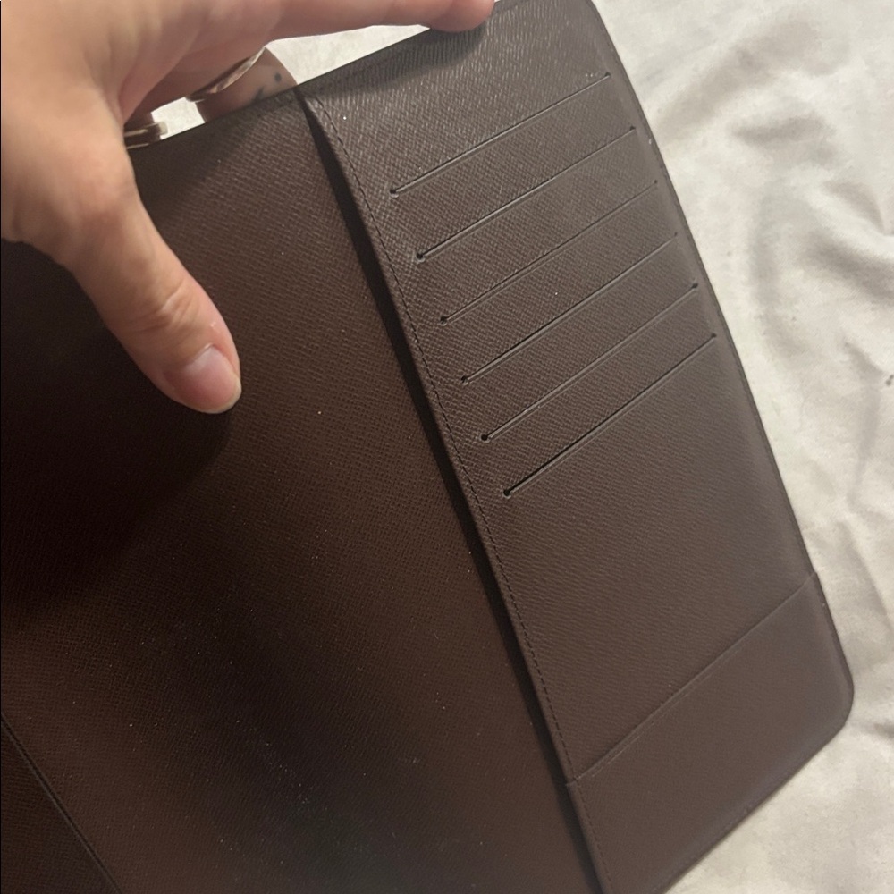 Authentic Louis Vuitton Desk Agenda - Picture 8 of 10